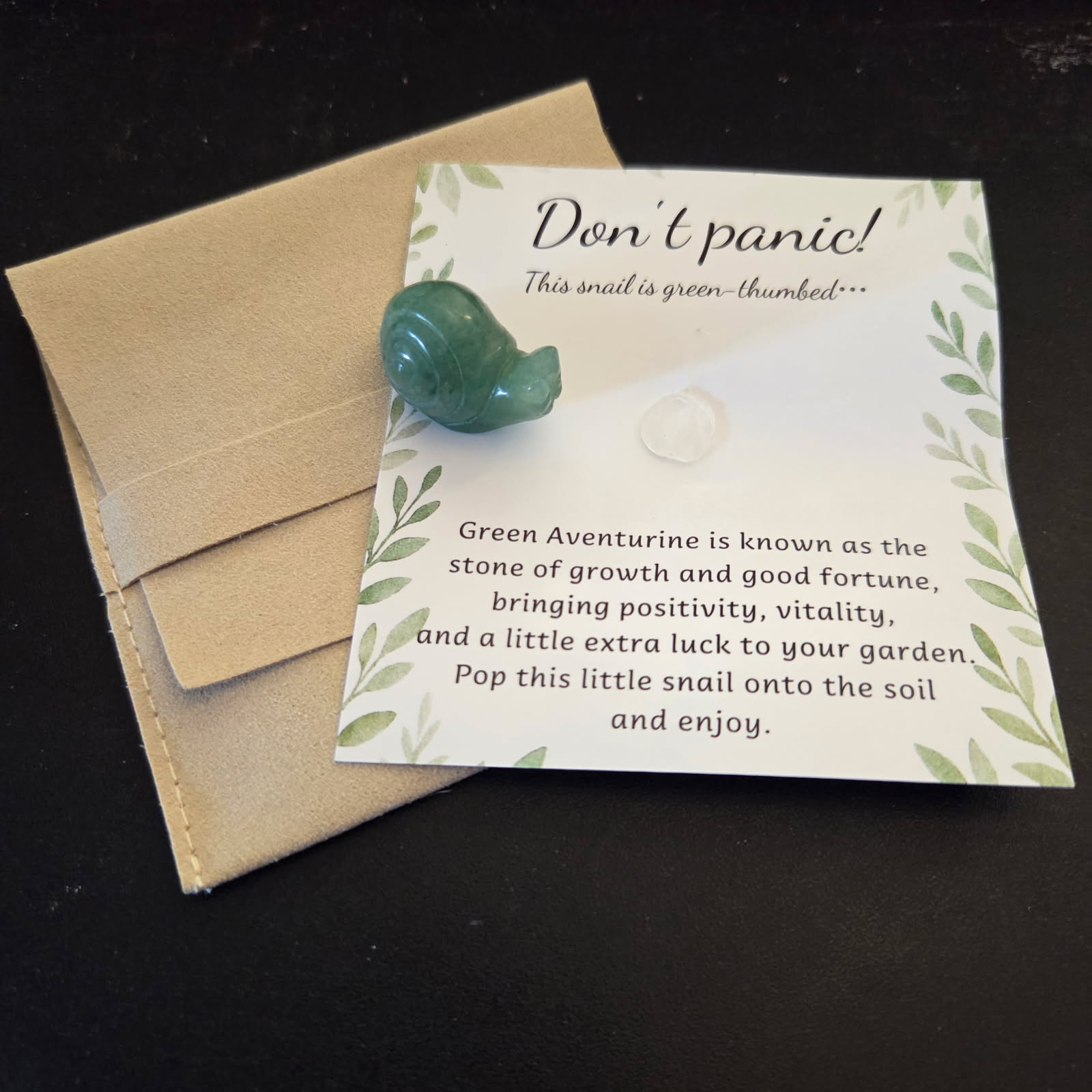 Kvekstio Mini Moss Agate Snail Figurine