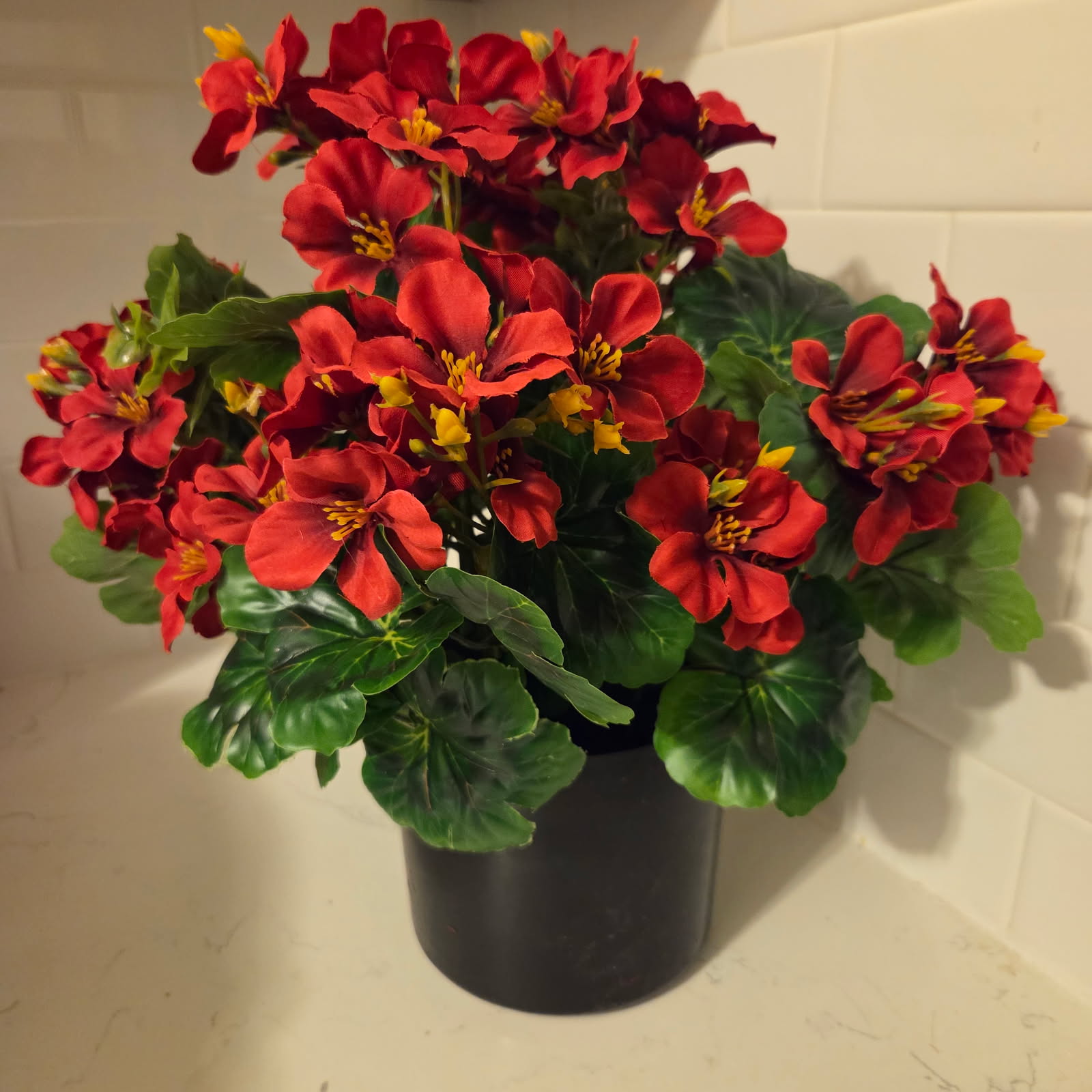 Fowyrt Artificial Geranium Flowers, 14 Inch (Red)