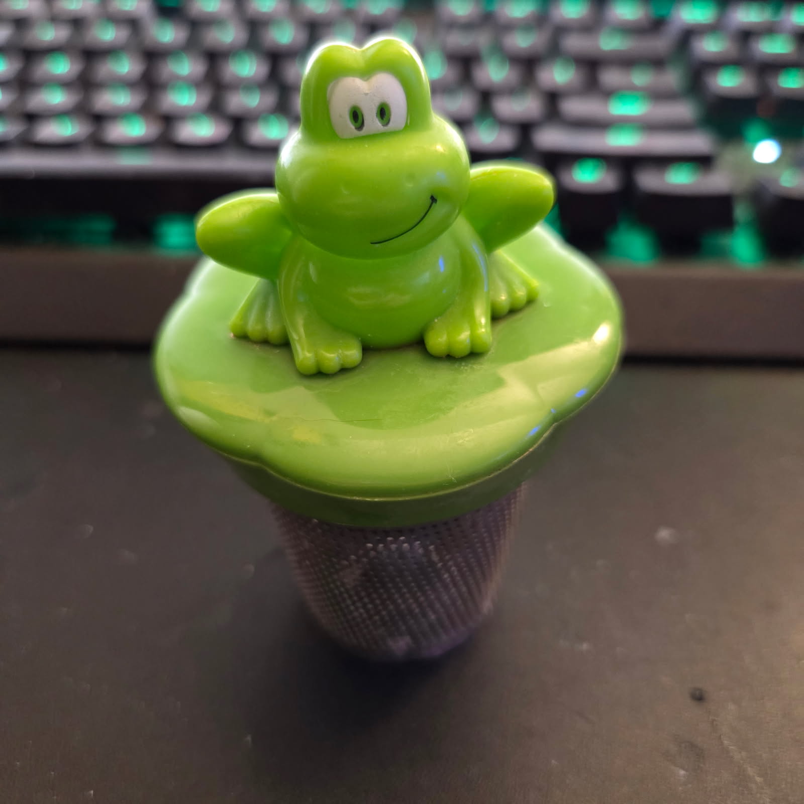 Joie Ribbit Floating Tea Cup Infuser